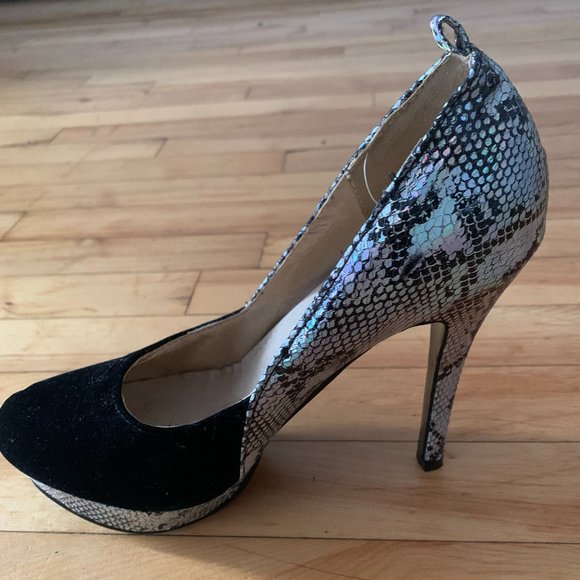 shoes - Picture 2 of 7